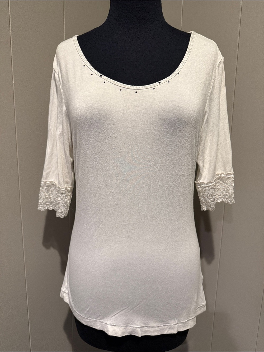 Tribal Women’s Small White Scoop Neck Lace Sleeve Short Sleeve Tee